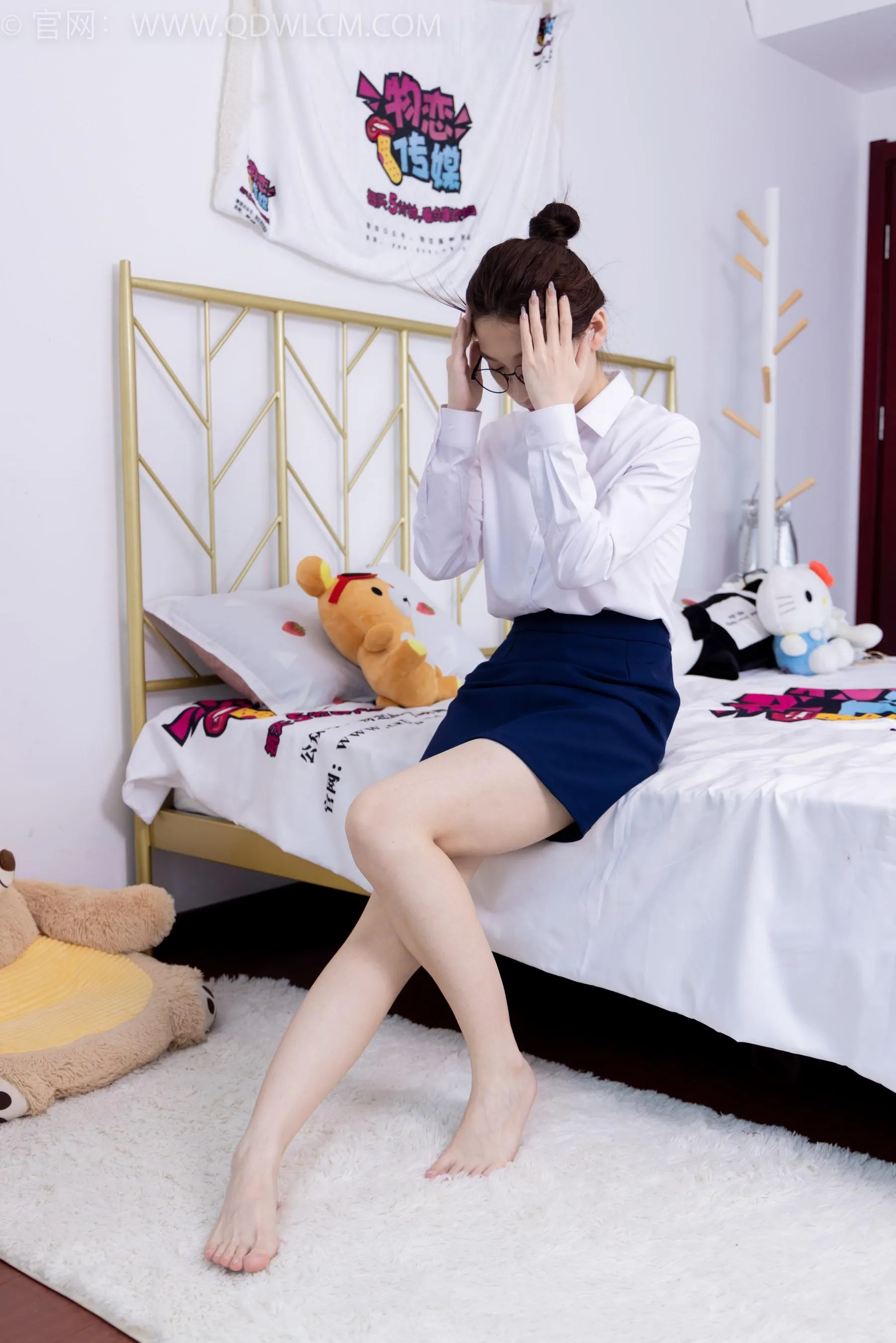 物恋传媒 NO.1584 水水-知性小秘书 [166P]插图3